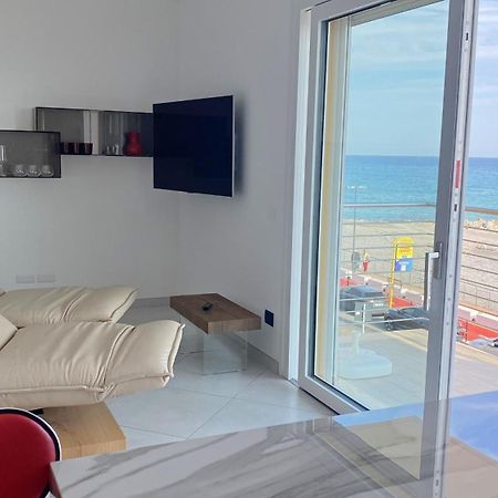 Mare Blu Apartment Ventimiglia Ngoại thất bức ảnh