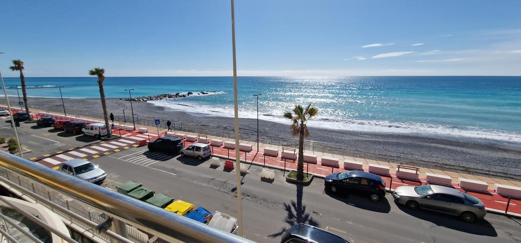 Mare Blu Apartment Ventimiglia Ngoại thất bức ảnh