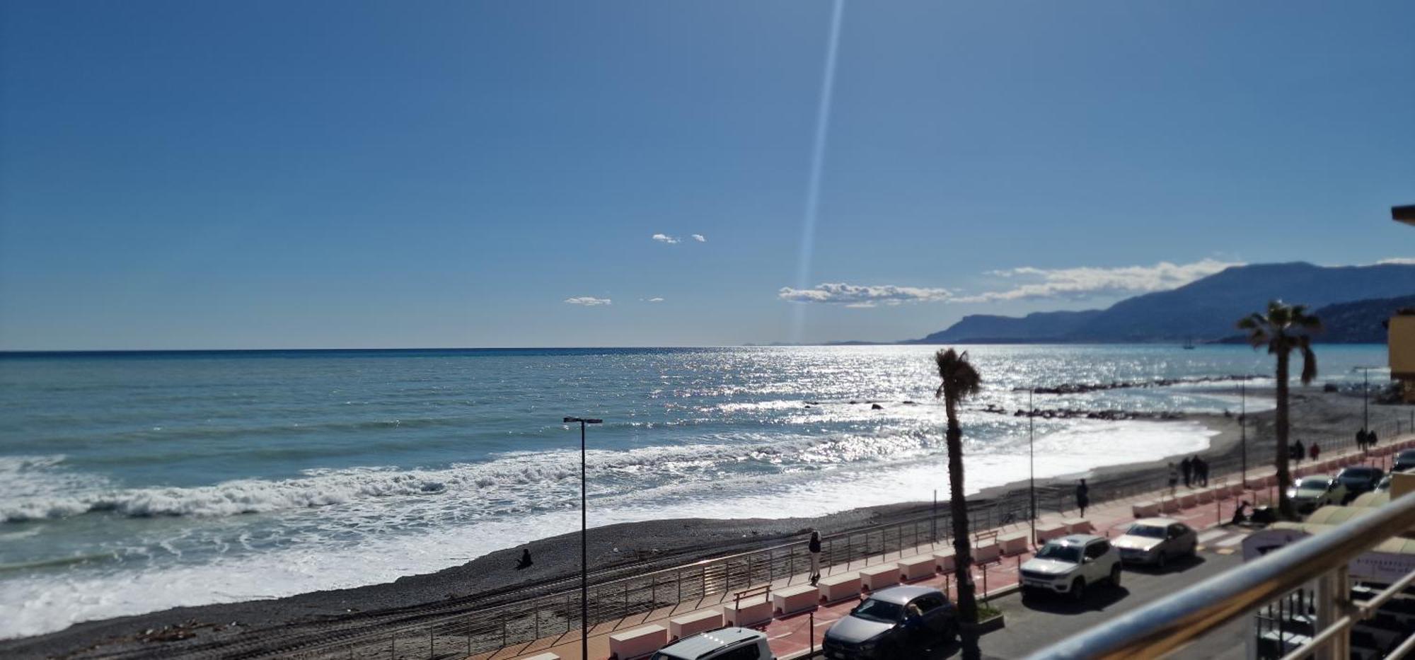 Mare Blu Apartment Ventimiglia Ngoại thất bức ảnh