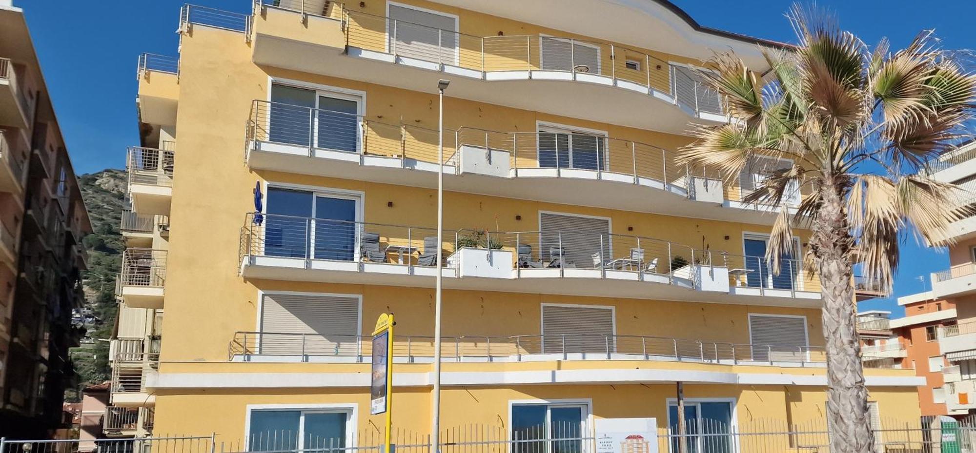 Mare Blu Apartment Ventimiglia Ngoại thất bức ảnh